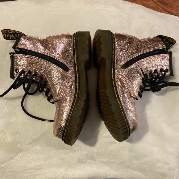 Dr Martens 1460. Pink metallic crinkle. Toddler size 9 - Picture 3 of 8